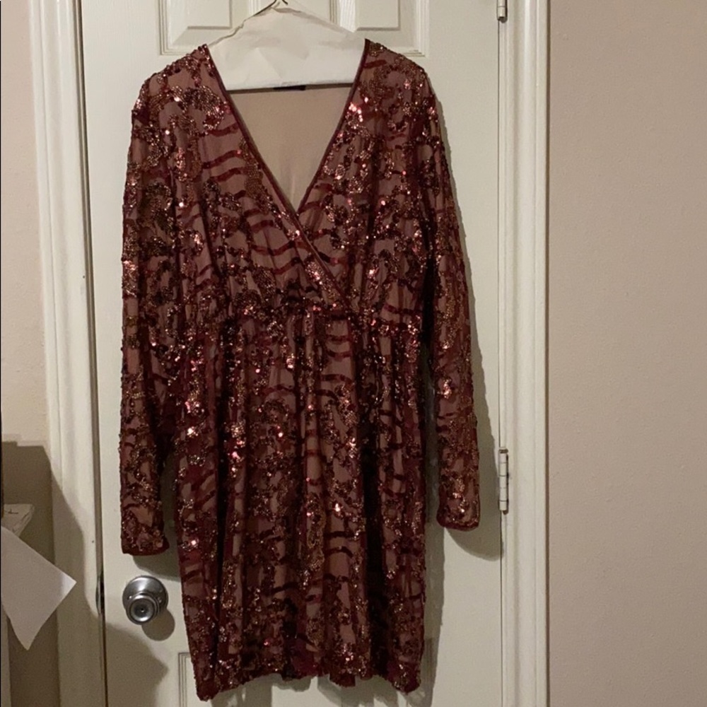 Boo-hoo wine nude gold bling dress!